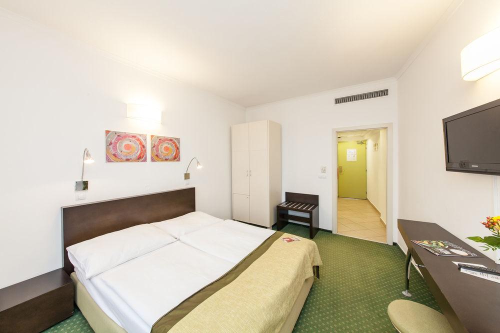 Hotel Vitkov Prague Luaran gambar