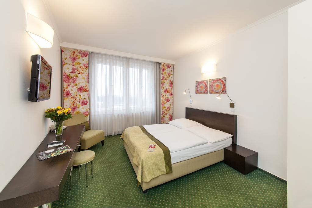 Hotel Vitkov Prague Luaran gambar