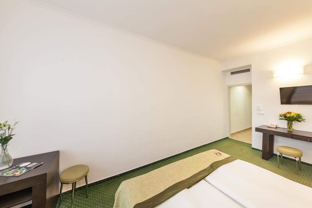 Hotel Vitkov Prague Luaran gambar