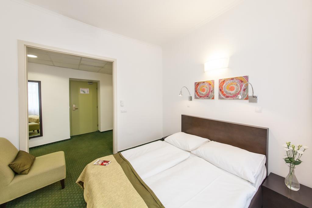 Hotel Vitkov Prague Luaran gambar