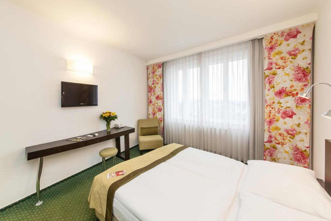 Hotel Vitkov Prague Luaran gambar