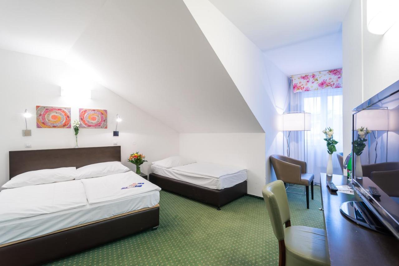Hotel Vitkov Prague Luaran gambar
